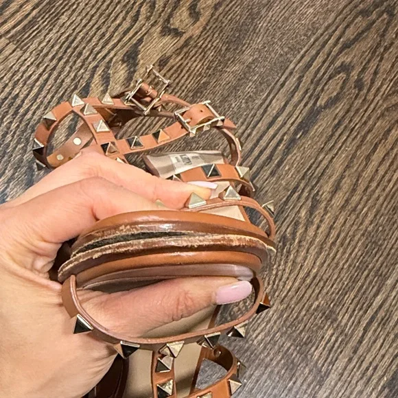 Valentino Garavani
Rockstud Caged Leather 90mm City High-Heel Sandals Size 37 - Picture 4 of 9